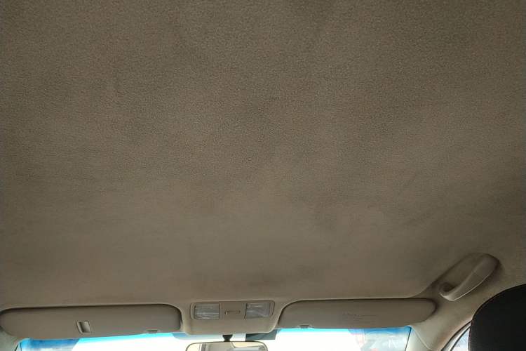 Used Kia K2 2015 Sedan 1.4L MT GLS Headliner