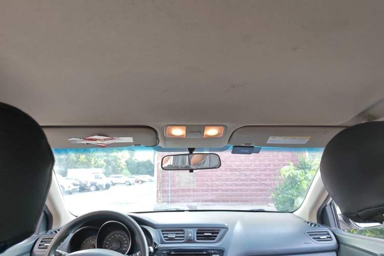 Used Kia K2 2015 Sedan 1.4L MT GLS Headliner