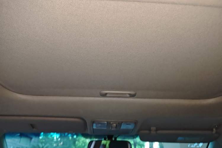Used Kia K2 2015 Hatchback 1.4L AT GLS Cool Edition Headliner
