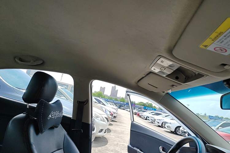 Used Kia K2 2015 Sedan 1.4L Automatic GLS Headliner