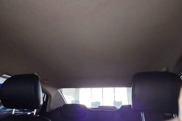 Used Kia K2 2015 Sedan 1.4L MT GLS Headliner