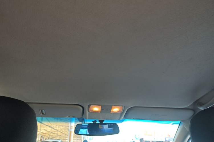 Used Kia K2 2015 Sedan 1.4L MT GLS Headliner