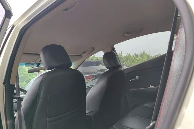 Used Kia K2 2015 Sedan 1.4L Automatic GLS Headliner