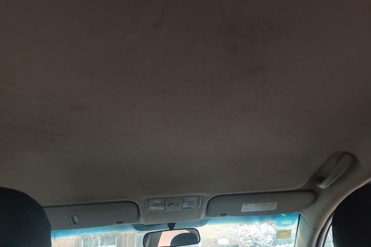 Used Kia K2 2015 Sedan 1.4L MT GLS Headliner