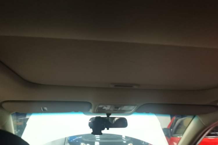 Used Kia K2 2015 Hatchback 1.4L AT GLS Cool Edition Headliner