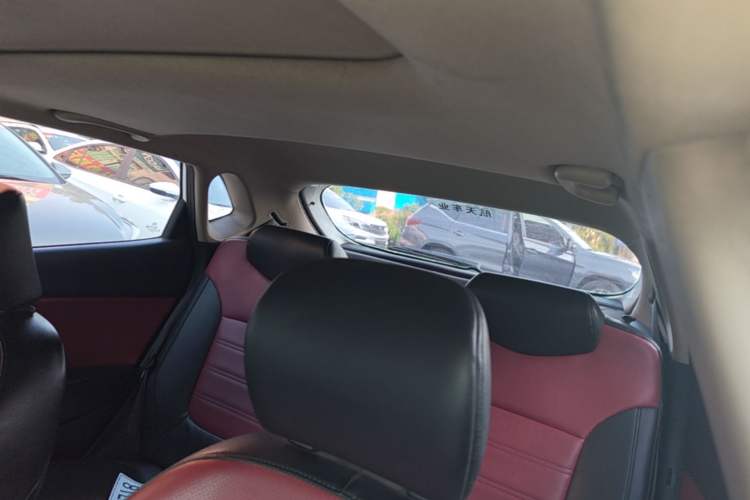 Used Kia K2 2015 Hatchback 1.4L MT GLS Cool Edition Headliner