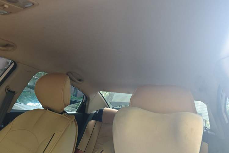 Used Kia K2 2015 Sedan 1.4L MT GLS Headliner