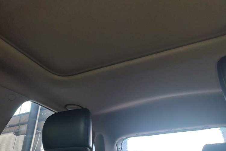 Used Kia K2 2015 Hatchback 1.4L AT GLS Cool Edition Headliner