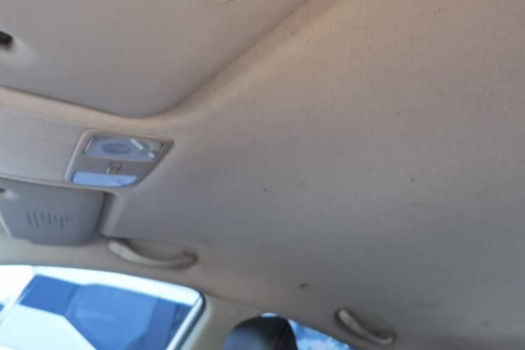 Used Kia K2 2015 Sedan 1.4L MT GLS Headliner