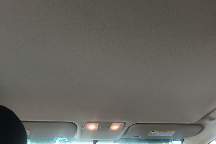 Used Kia K2 2015 Sedan 1.4L MT GLS Headliner