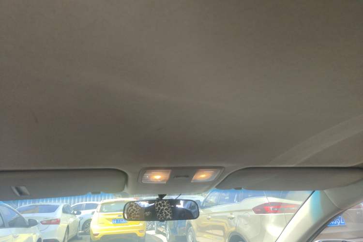 Used Kia K2 2015 Sedan 1.4L MT GLS Headliner