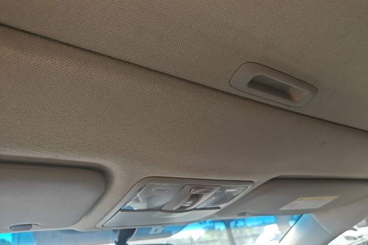 Used Kia K2 2015 Sedan 1.6L Automatic Transmission Premium Headliner