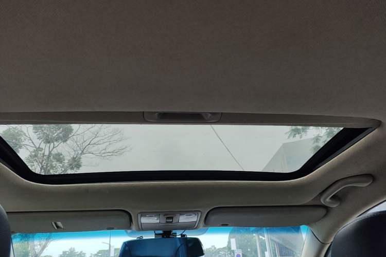 Used Kia K2 2015 Sedan 1.6L Automatic Transmission Premium Headliner