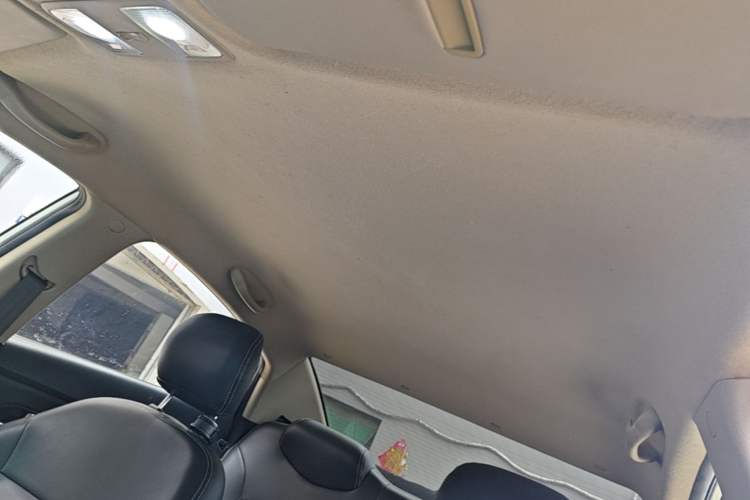 Used Kia K2 2015 Sedan 1.4L MT GLS Headliner