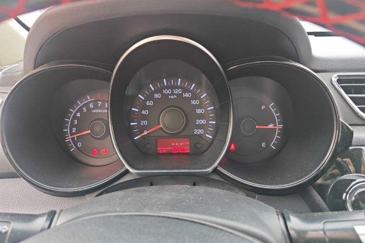 Used Kia K2 2015 Sedan 1.4L MT TOP Instrument Cluster