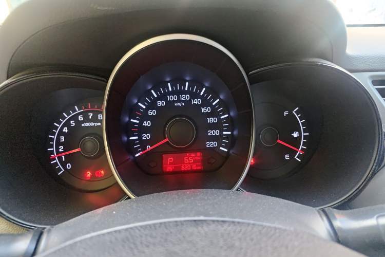 Used Kia K2 2015 Sedan 1.4L Automatic GLS Instrument Cluster