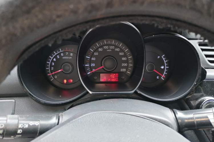 Used Kia K2 2015 Sedan 1.4L MT GLS Instrument Cluster