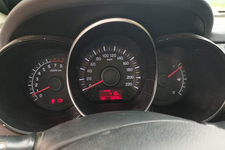 Used Kia K2 2015 Sedan 1.4L MT TOP Instrument Cluster