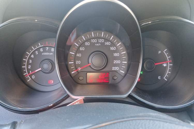 Used Kia K2 2015 Sedan 1.4L Automatic GLS Instrument Cluster