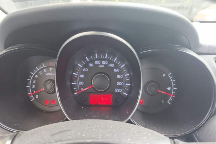 Used Kia K2 2015 Sedan 1.4L MT TOP Instrument Cluster