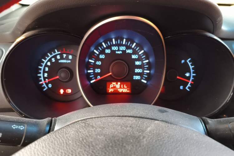 Used Kia K2 2015 Sedan 1.4L Automatic Top-Trim Instrument Cluster
