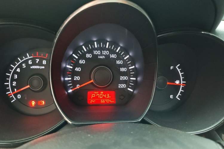 Used Kia K2 2015 Sedan 1.4L Automatic GLS Instrument Cluster