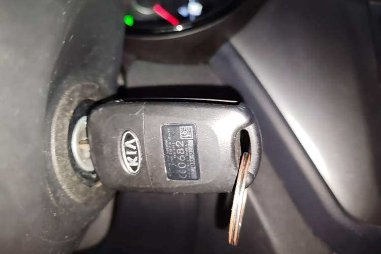 Used Kia K2 2015 Sedan 1.4L MT GLS Interior 1
