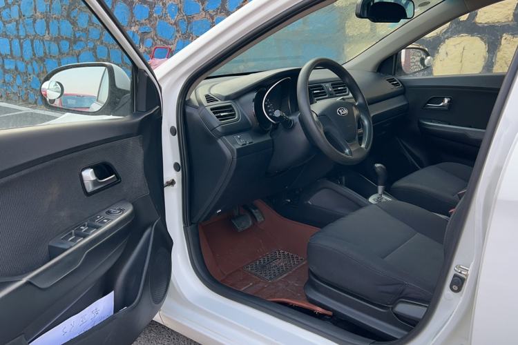 Used Kia K2 2015 Sedan 1.4L Automatic GLS Interior 1