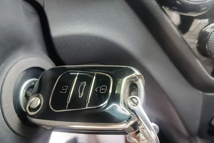 Used Kia K2 2015 Sedan 1.4L MT GLS Interior 1
