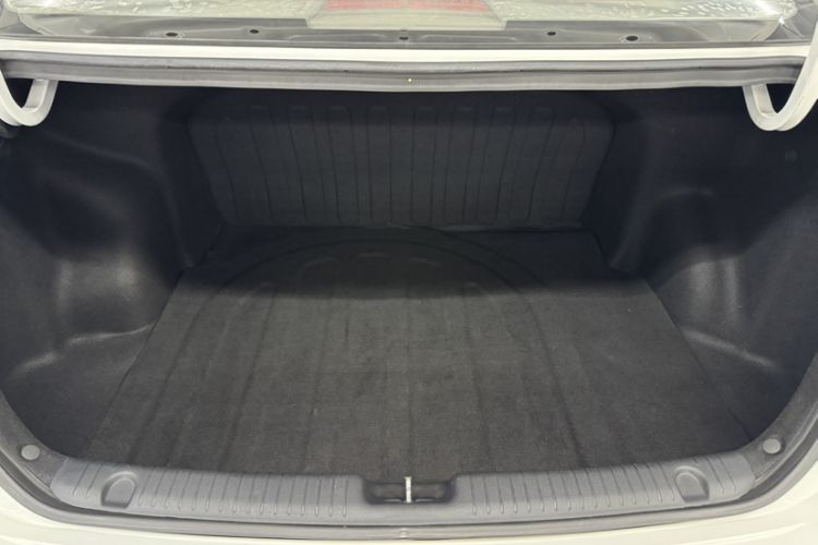 Used Kia K2 2015 Sedan 1.4L Automatic GLS Interior 11