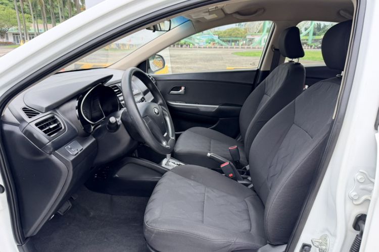 Used Kia K2 2015 Sedan 1.4L Automatic GLS Interior 2