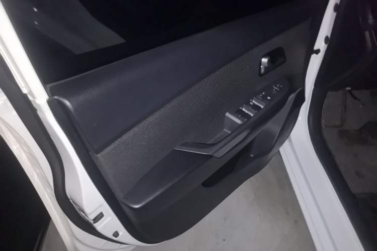 Used Kia K2 2015 Sedan 1.4L Automatic GLS Interior 2