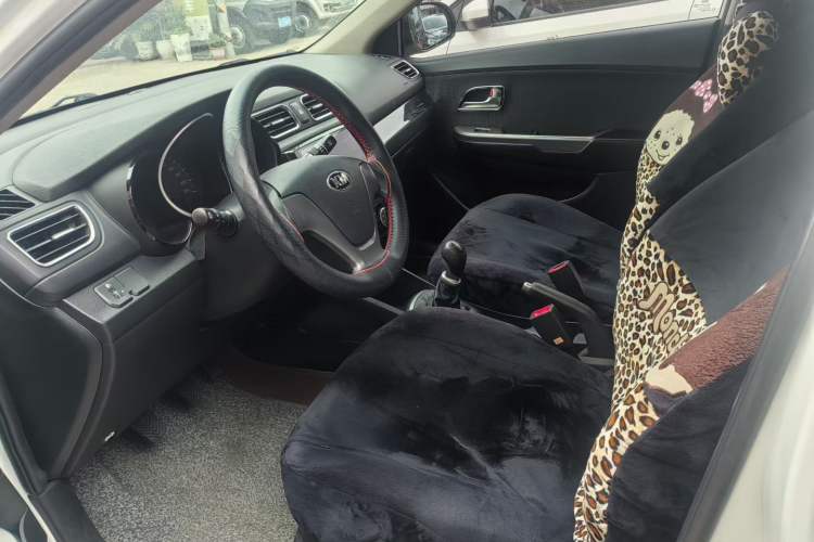 Used Kia K2 2015 Sedan 1.4L MT GLS Interior 2
