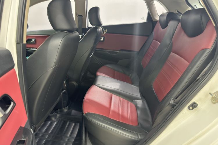 Used Kia K2 2015 Hatchback 1.4L AT GLS Cool Edition Interior 3