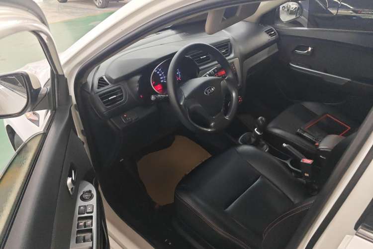 Used Kia K2 2015 Sedan 1.4L MT GLS Interior 3