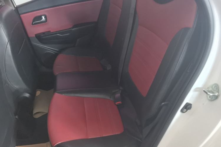 Used Kia K2 2015 Hatchback 1.4L MT GLS Cool Edition Interior 4