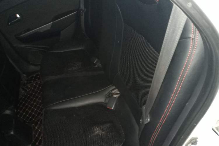 Used Kia K2 2015 Sedan 1.4L Automatic GLS Interior 4