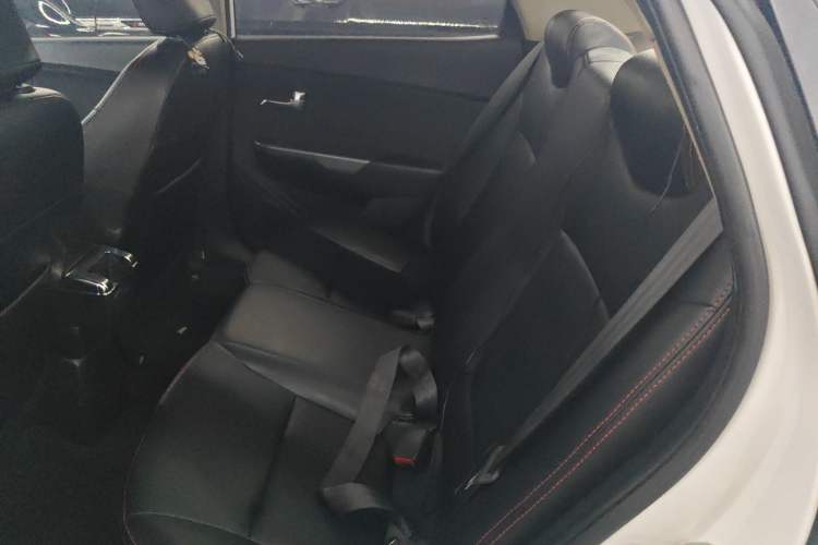 Used Kia K2 2015 Sedan 1.4L MT GLS Interior 4