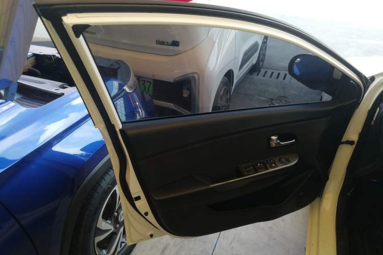 Used Kia K2 2015 Sedan 1.4L Automatic GLS Left Front Door Interior