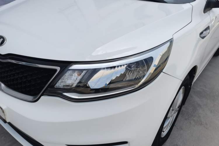 Used Kia K2 2015 Sedan 1.4L Automatic GLS Left Front Headlight