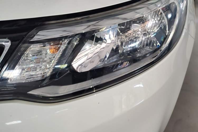 Used Kia K2 2015 Sedan 1.4L MT GLS Left Front Headlight