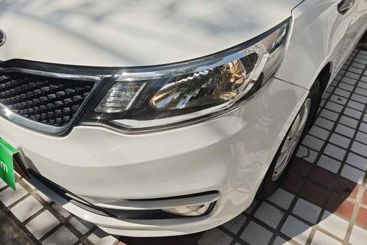 Used Kia K2 2015 Sedan 1.4L Automatic GLS Left Front Headlight