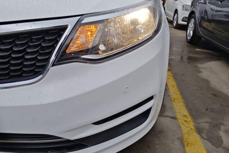 Used Kia K2 2015 Sedan 1.4L Automatic GLS Left Front Headlight