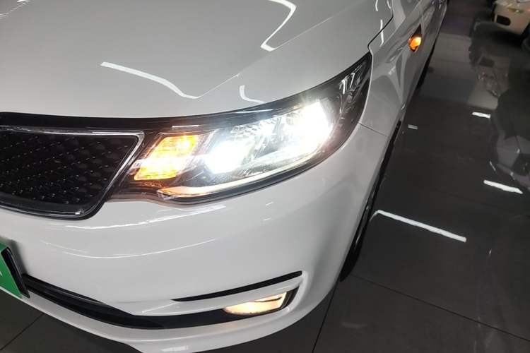 Used Kia K2 2015 Sedan 1.4L MT GLS Left Front Headlight