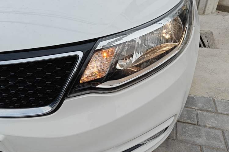 Used Kia K2 2015 Sedan 1.4L Automatic GLS Left Front Headlight
