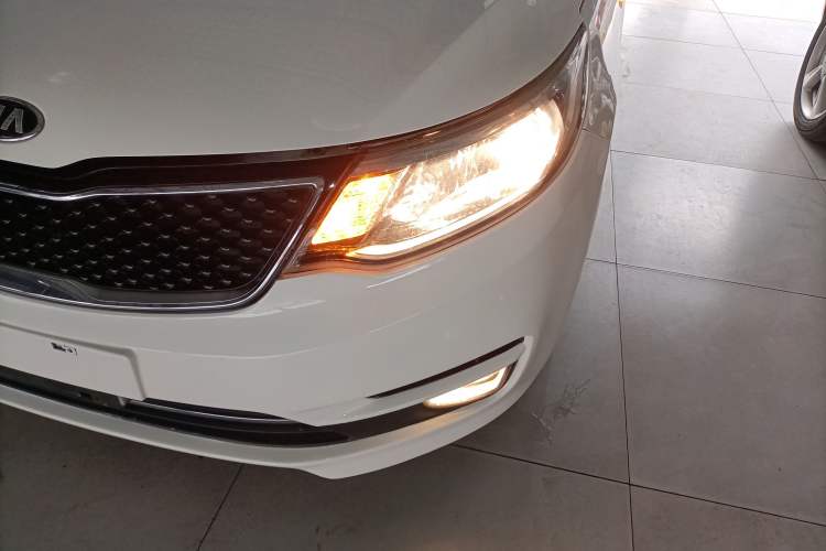 Used Kia K2 2015 Sedan 1.4L Automatic GLS Left Front Headlight