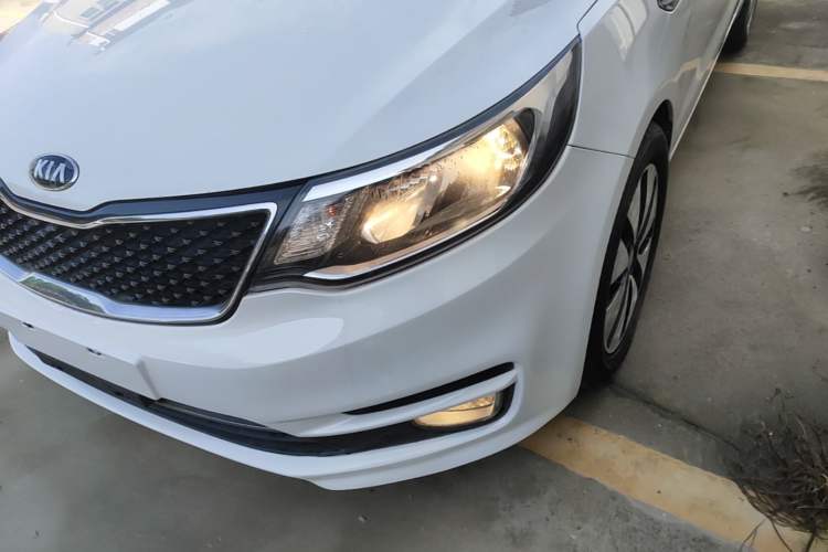 Used Kia K2 2015 Sedan 1.4L Automatic GLS Left Front Headlight