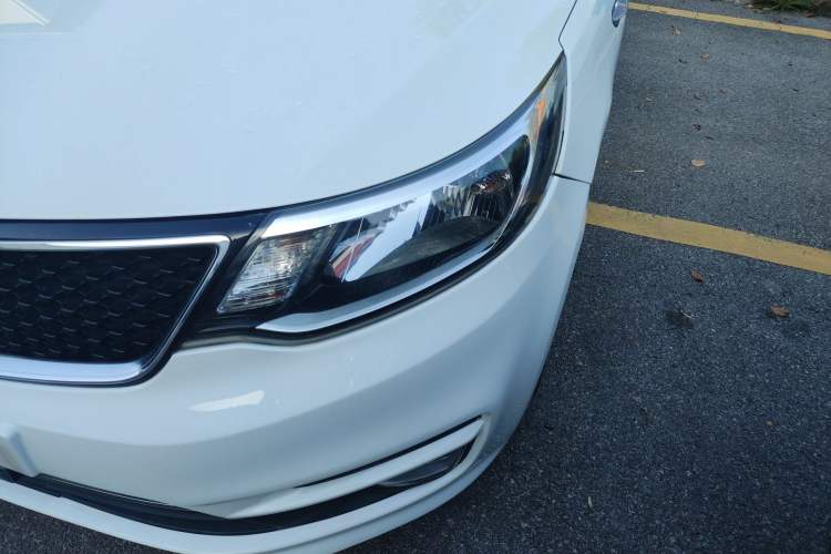 Used Kia K2 2015 Sedan 1.4L Automatic GLS Left Front Headlight