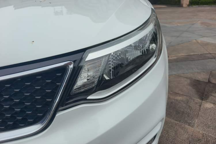 Used Kia K2 2015 Sedan 1.4L Automatic GLS Left Front Headlight