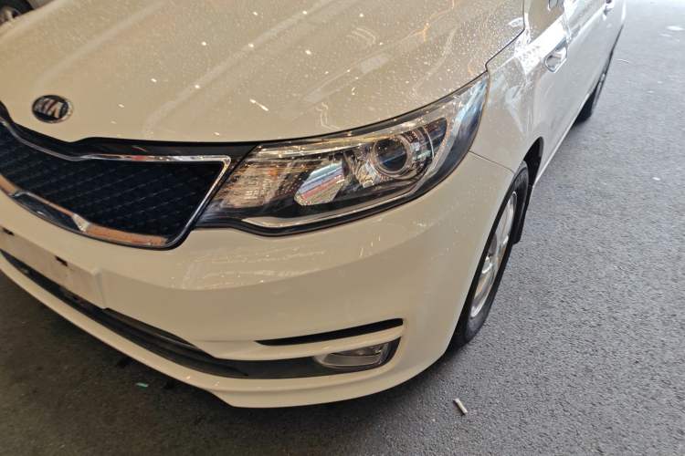Used Kia K2 2015 Sedan 1.4L Automatic GLS Left Front Headlight